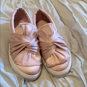 Mia Sneakers